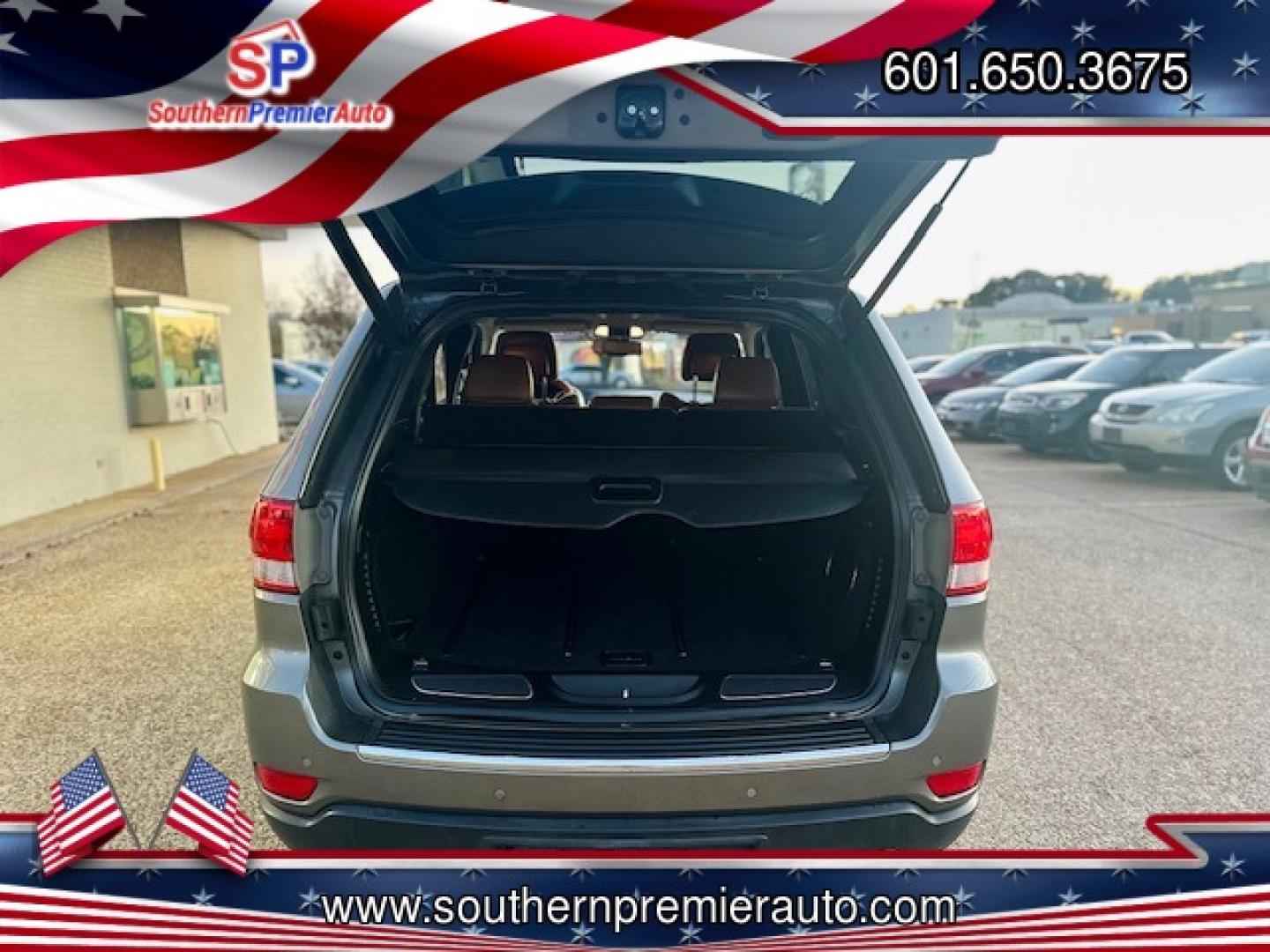 2011 GRAY JEEP GRAND CHEROKEE OVERL (1J4RR6GG5BC) , located at 922 W. Beacon St., Philadelphia, MS, 39350, (601) 650-3675, 32.770447, -89.127151 - Photo#17